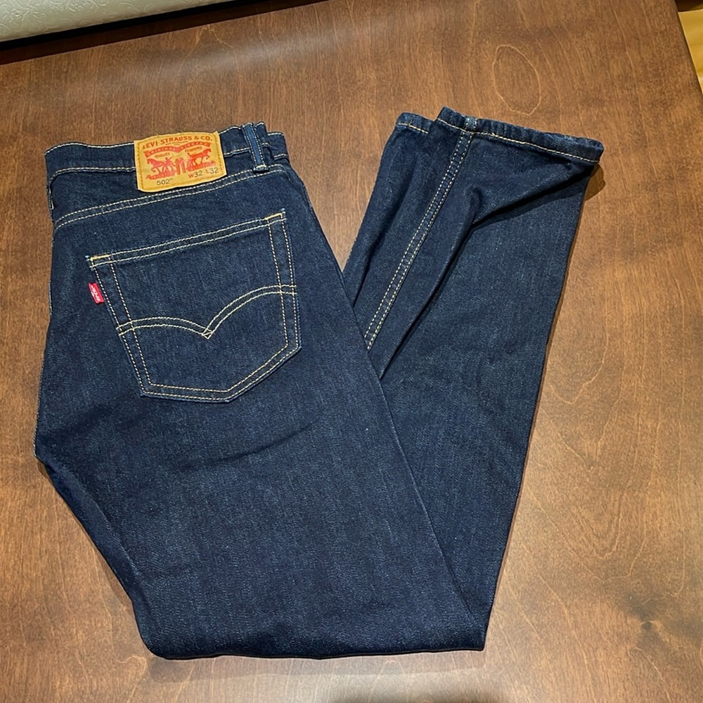 Men’s Levi dark blue jeans 502. W32 L32 like new